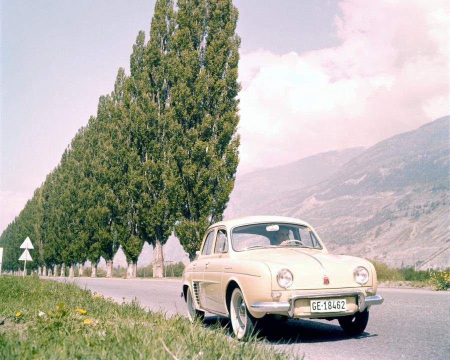  Renault Dauphine 1956 года  (фото 14 из 26)